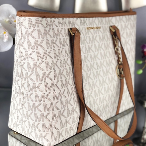 Michael Kors Sady Large Laptop Tech Friendly Tote - Picture 4 of 8